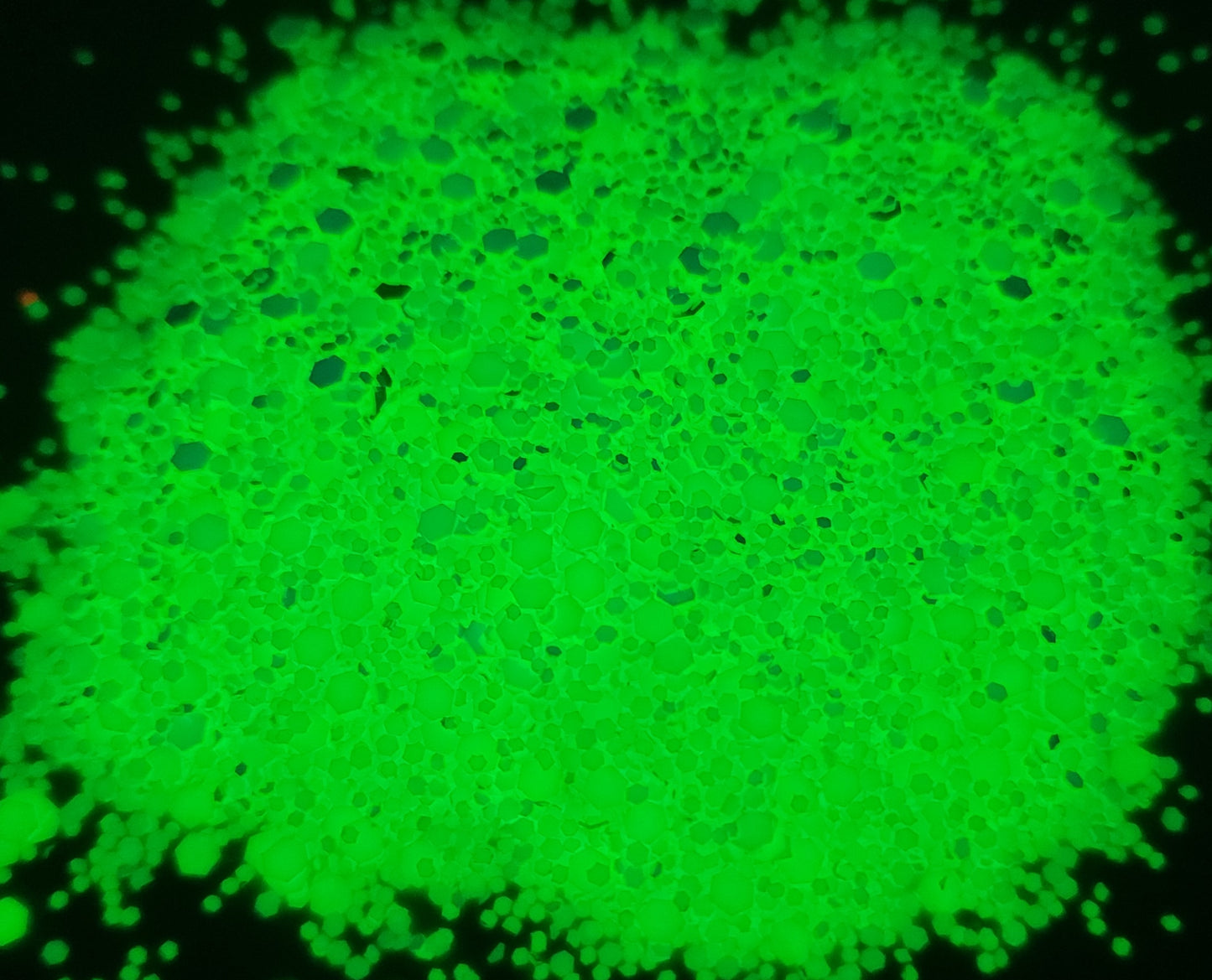 Toxic Waste Glow in the Dark Glitter – Cured Aroma Beads