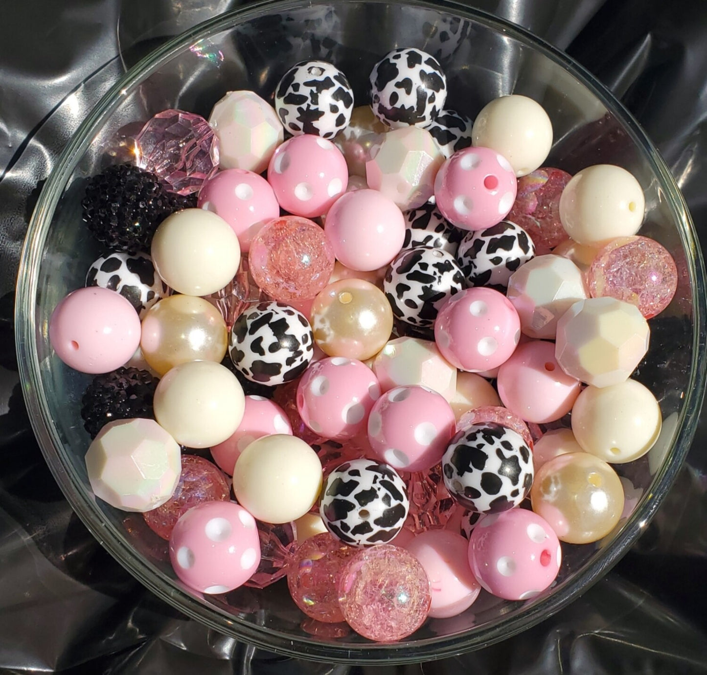 Strawberry Cow Mix 20mm Bubblegum Beads